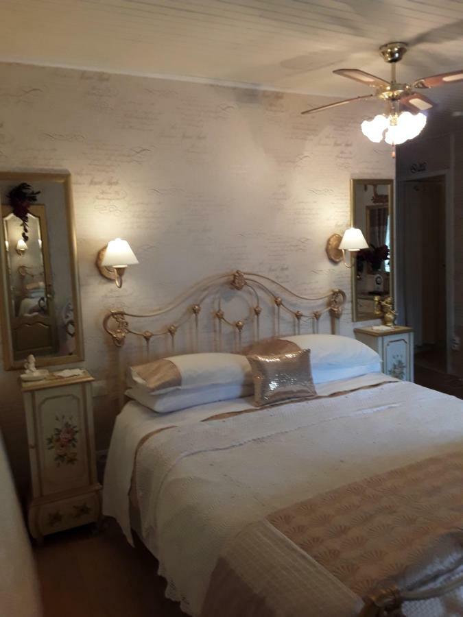Bed and Breakfast Moulin De La Civiere Kergrist-Moelou Екстер'єр фото